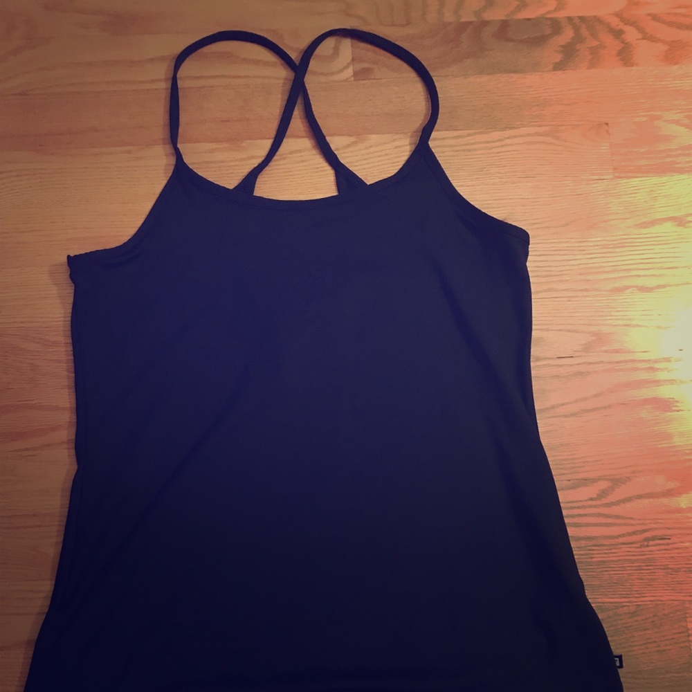 Black workout tank